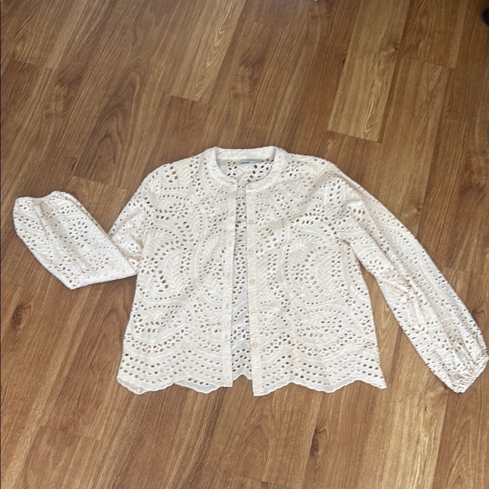 Cream Crew Neck Sweater with Delicate Knit Patterns